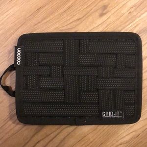 Cocoon bags grid it cable organizer